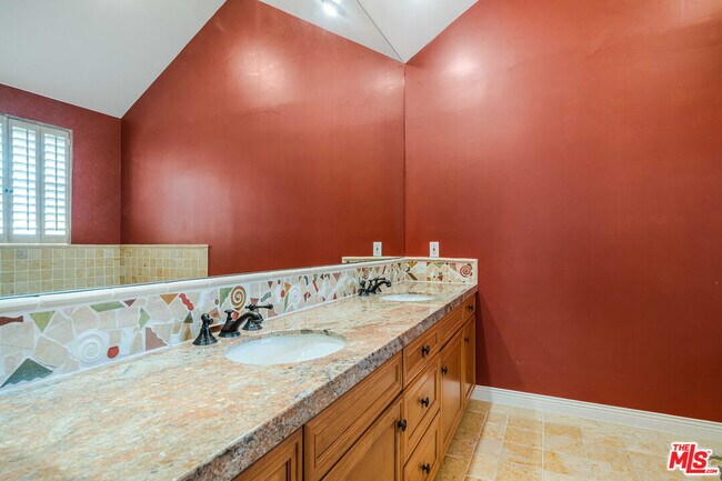 Building Photo - 13080 Mindanao Way