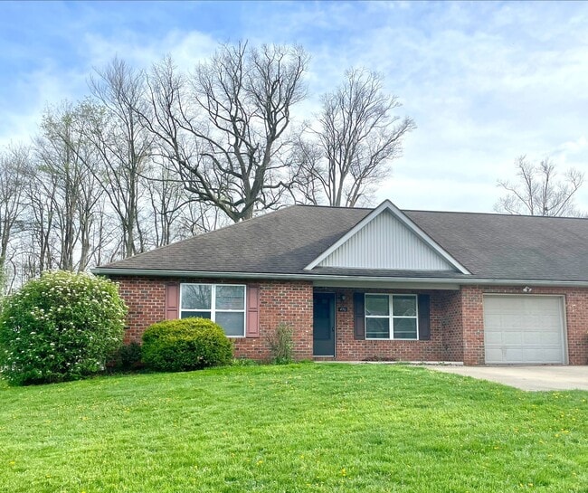 Building Photo - 496 Pheasant Run