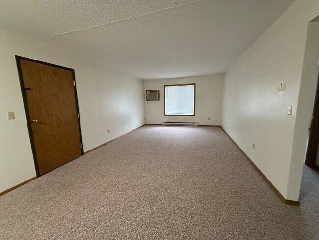 Building Photo - Sunrise Estates - 215