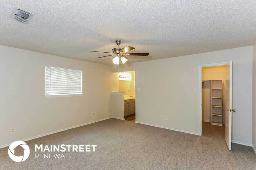 Building Photo - 1714 Yorktown Dr