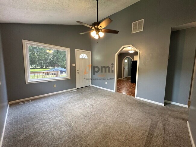 Building Photo - 3464 Iowa St