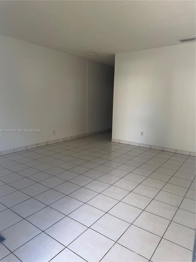 Building Photo - 28150 SW 153rd Ave