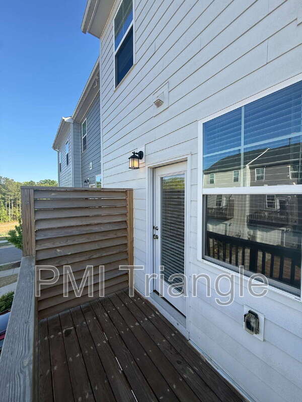 Building Photo - 716 Cormiche Ln