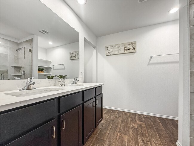 Building Photo - 5111 Ternberry Frst Ln