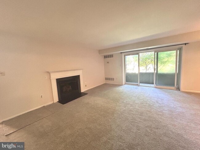 Building Photo - 1705 Mountainview Dr