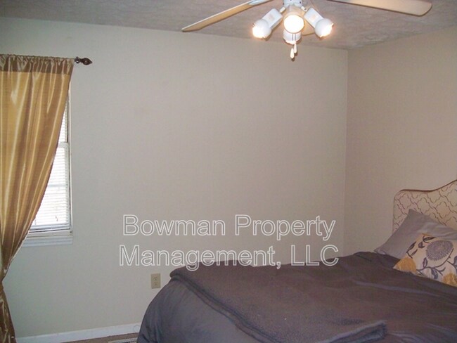 Building Photo - 132 Oxford Ct