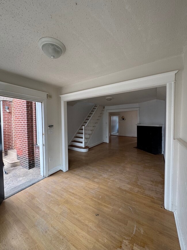 Building Photo - 1939 Plymouth St