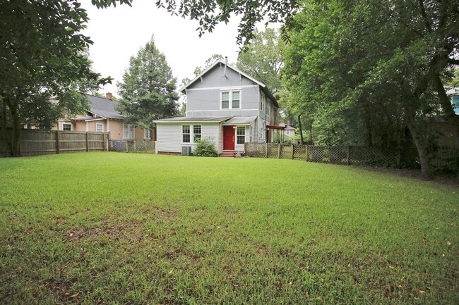Building Photo - 2709 Preston St