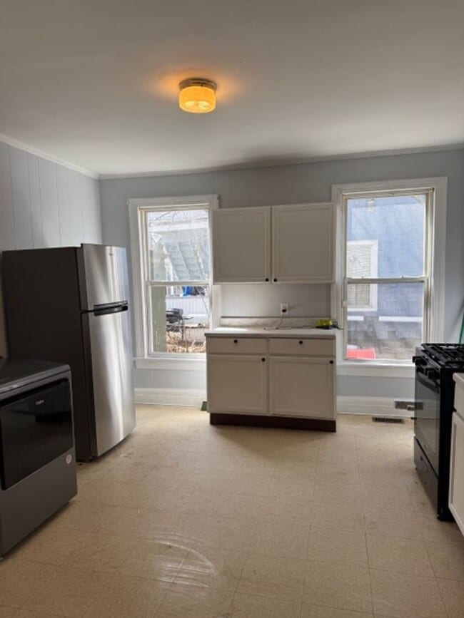 Building Photo - 201 Auburn St