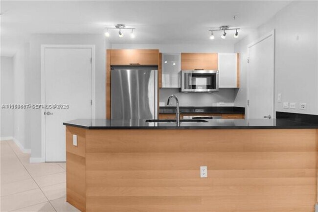 Building Photo - 3301 NE 1st Ave