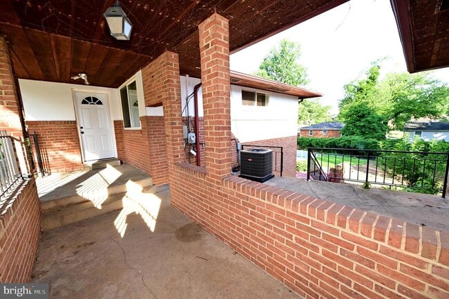 Building Photo - 2509 Eliot Pl