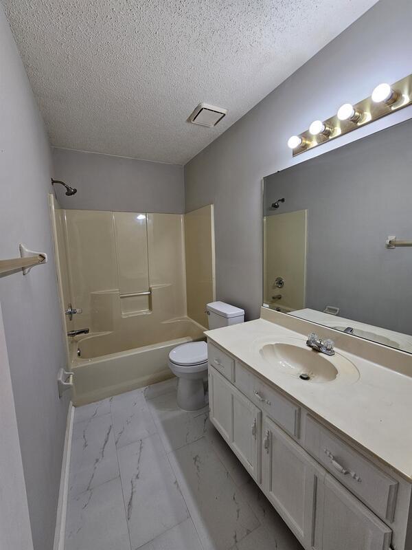 Building Photo - 1593 Belle Trees Dr