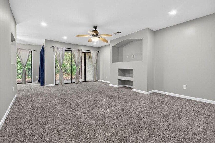 Building Photo - 3575 Oakvale Rd