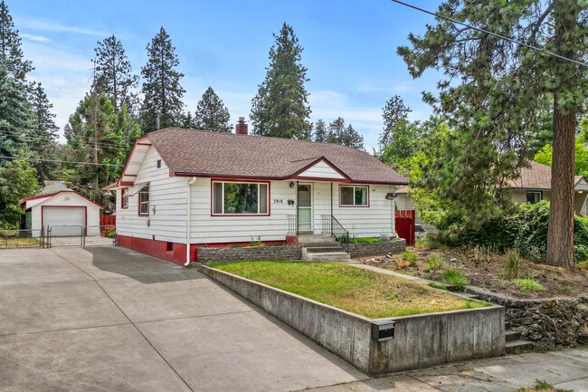Primary Photo - 3918 E 8th Ave
