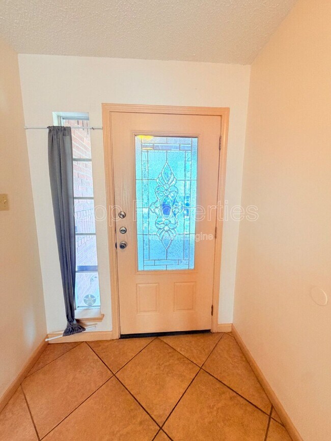 Building Photo - 3632 Candleknoll Cir