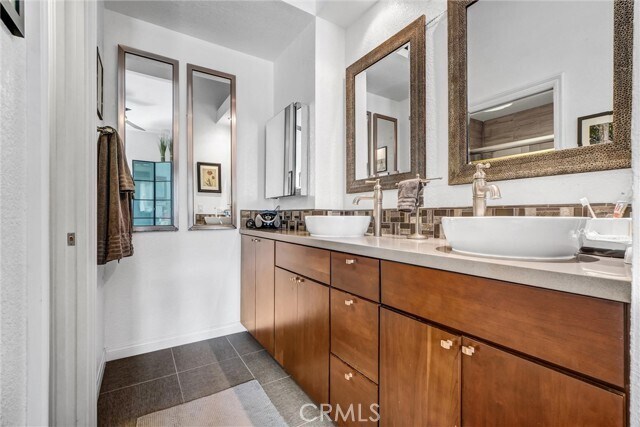 Building Photo - 30 Flamingo Ct