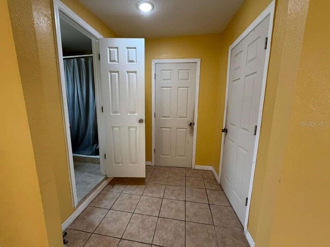 Building Photo - 1205 Ave I