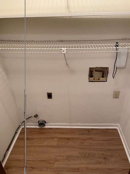 Apt 2 - 5010 Hawthorne Ct