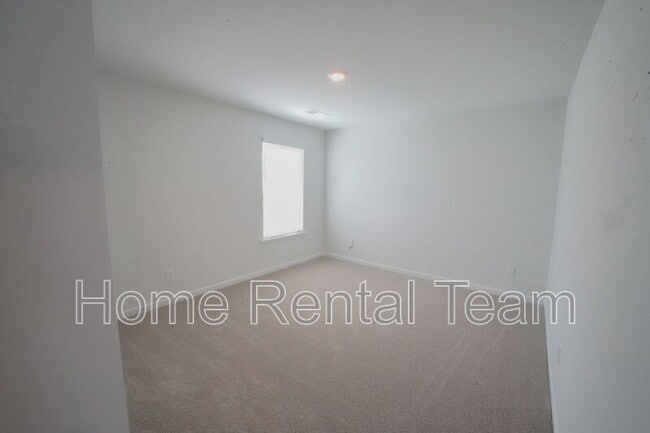 Building Photo - 108 Windrush Pnes