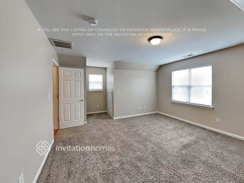 Building Photo - 13437 Planters Row Dr