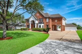 Building Photo - 7211 Savannah Glen Ln