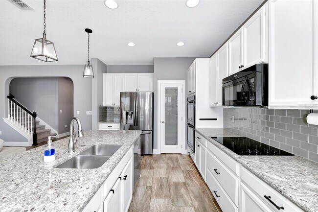 Building Photo - 915 Fountain Coin Loop