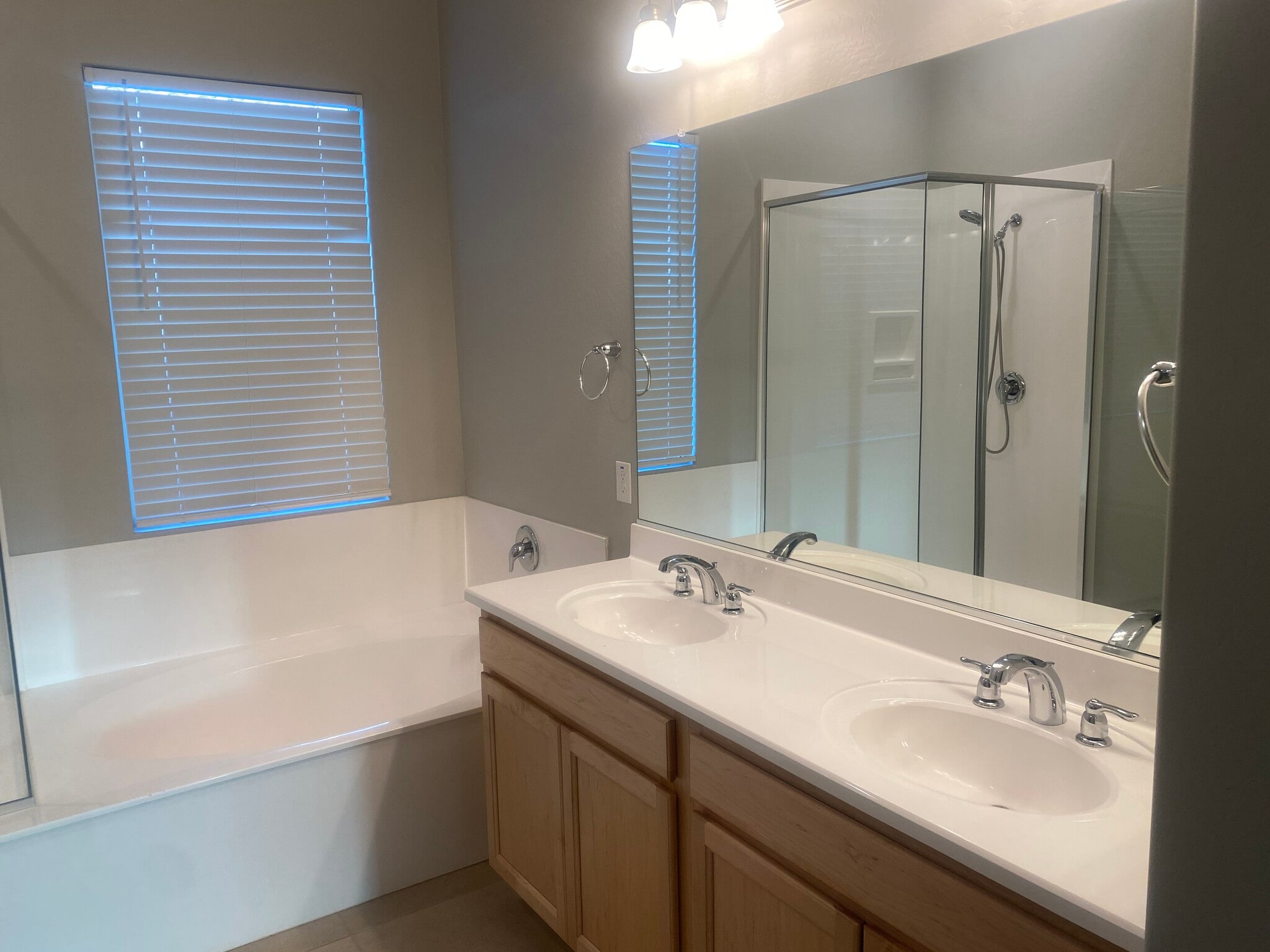 Mast - 2856 W Kanab Dr