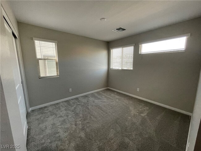 Building Photo - 490 Fairview Hills St