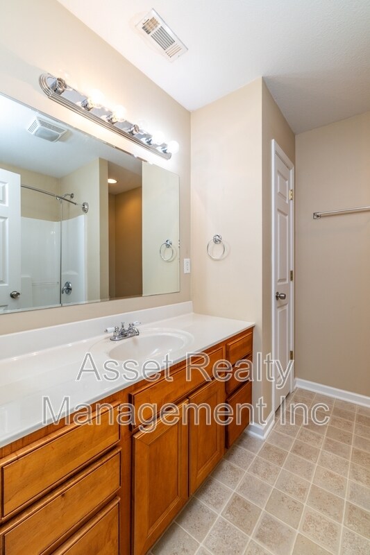 Building Photo - 801 Colonial Estates Way