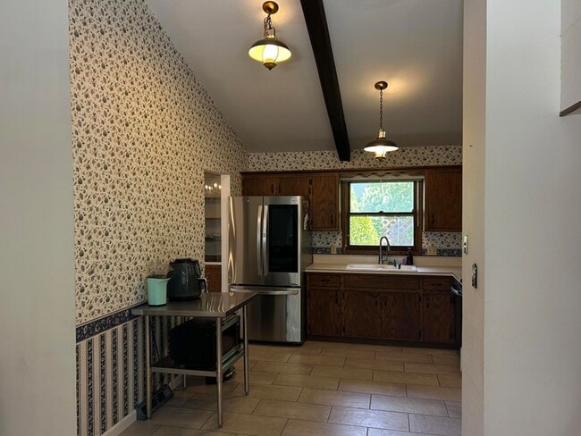 Building Photo - 5646 S 45th St