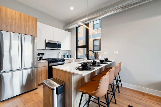 Building Photo - 6044 N Winthrop Ave