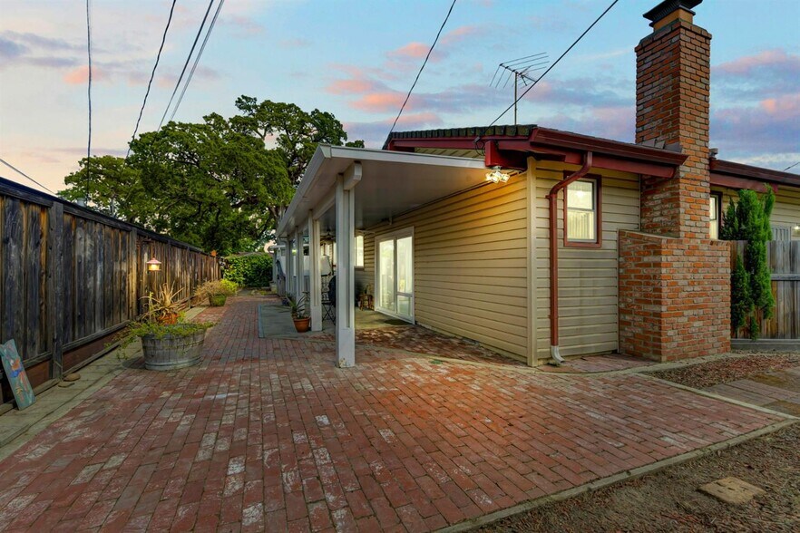 Back Yard - 1703 Russell Way