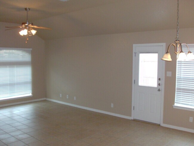 Building Photo - Well-Maintained Home Near Clear Creek Gate...