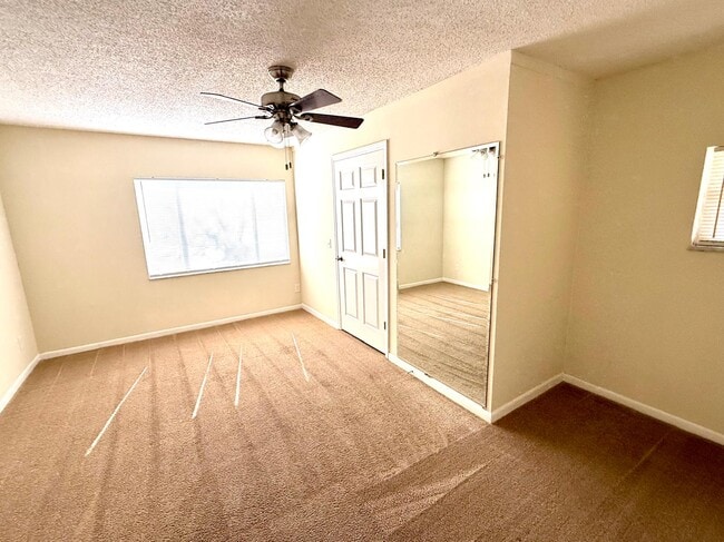 Building Photo - 1002 Jeffords St