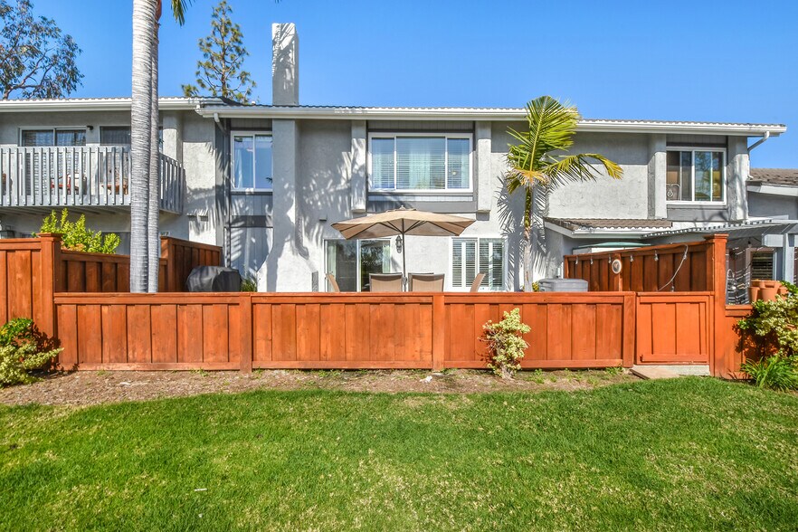 Building Photo - 385 Calle Borrego