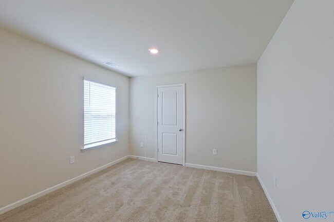 Building Photo - 1067 Pilgrim Ln