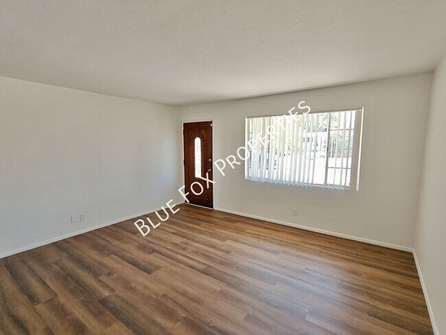 Building Photo - 3857 E Edison Pl
