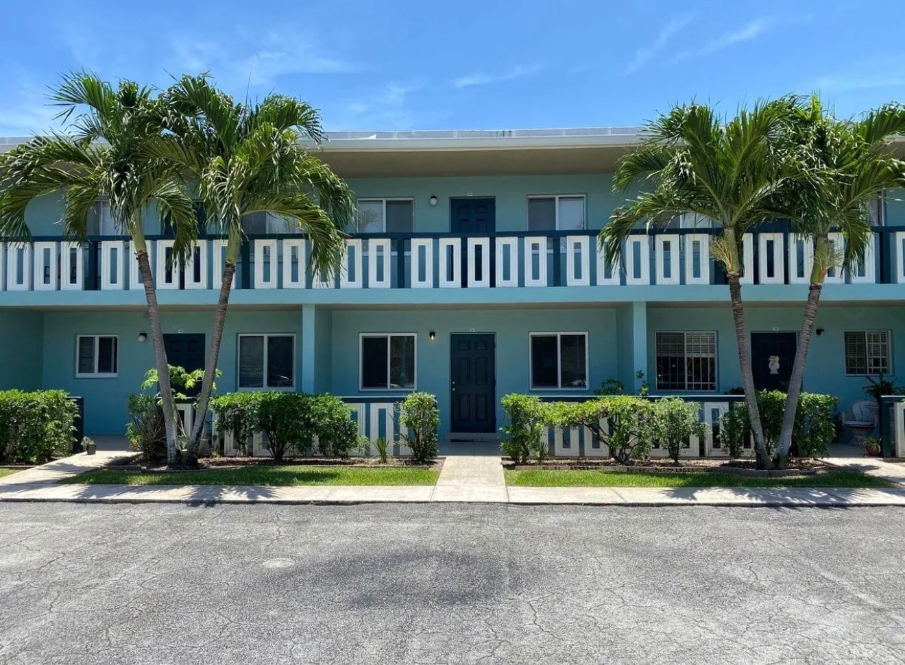 Exterior - 306 E Ocean Ave