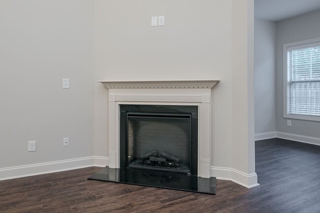 Building Photo - 950 Erika Ln