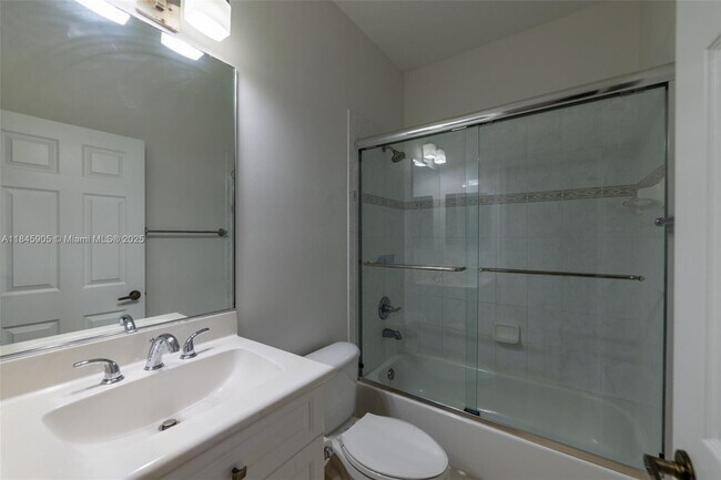 Building Photo - 896 Marina Dr