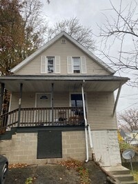 Building Photo - Spacious 2-Bedroom Home for Lease in Akron