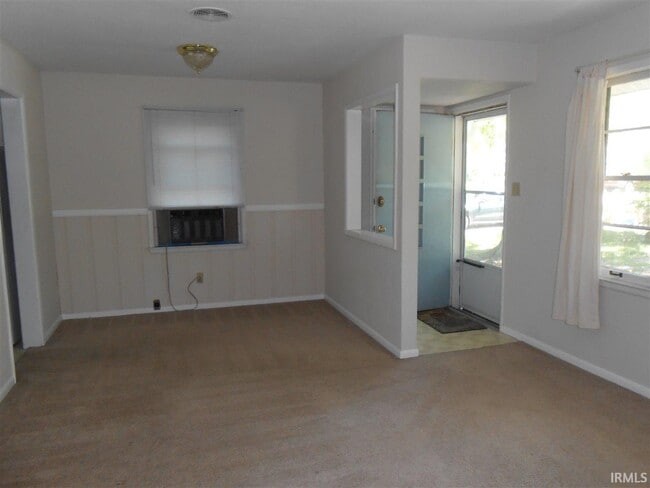 Building Photo - 108 S Bryan Ave