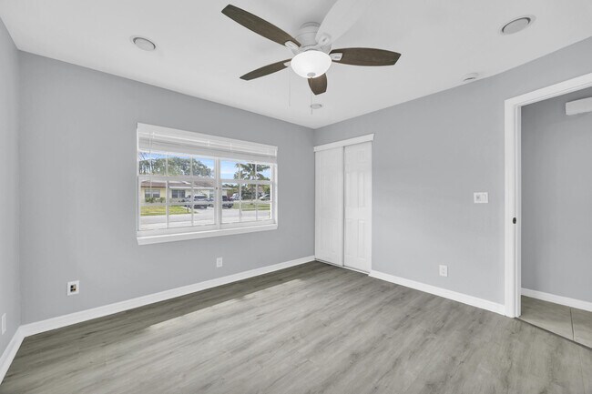 Building Photo - 3865 Vancott Cir