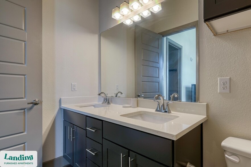 Building Photo - 300 Enclave Dr