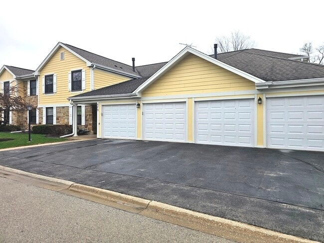 Building Photo - 573 Greystone Ln