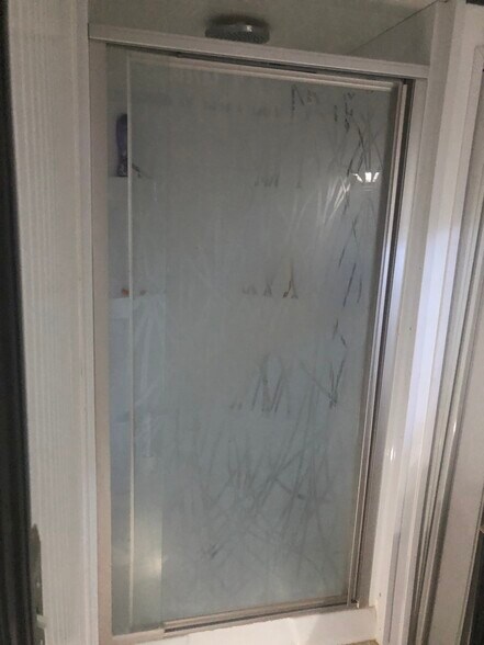 Shower - 7010 Hamlet Ave