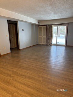 Building Photo - 702 Twin Circle Dr