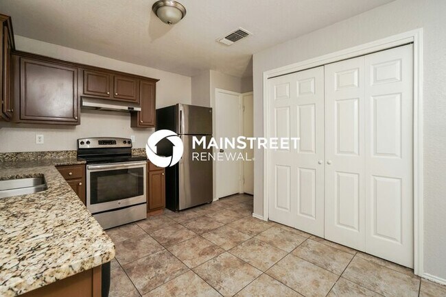 Building Photo - 3 Bedroom Pet-Friendly Home in San Antonio, TX with Main Street Renewal
