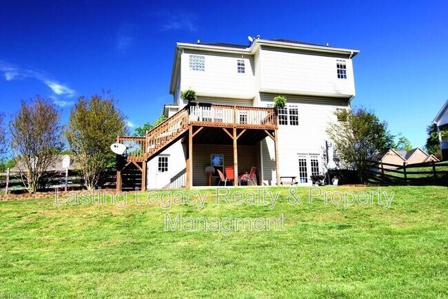 Building Photo - 950 Wellesley Pl Dr