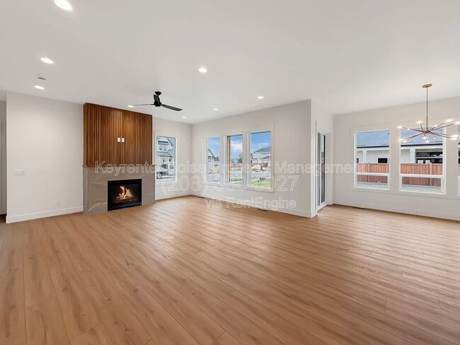 Building Photo - 819 N Danville Ave